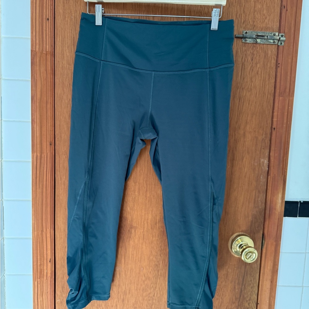 Green/Teal Lululemon Cropped Leggings Sz 12